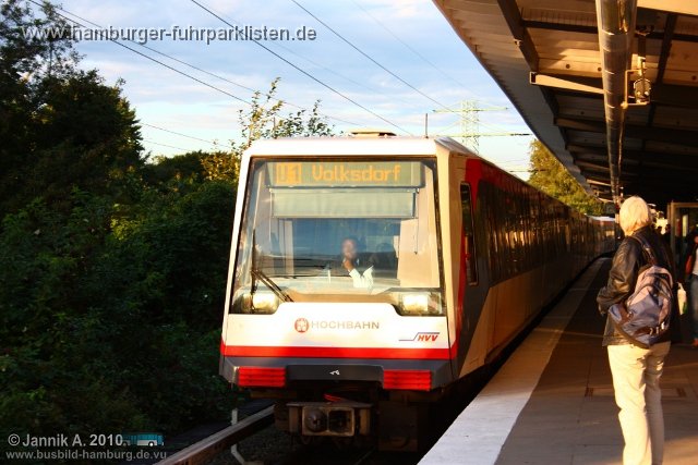 DT4 110-12,HHA-U Bahn,JA.jpg